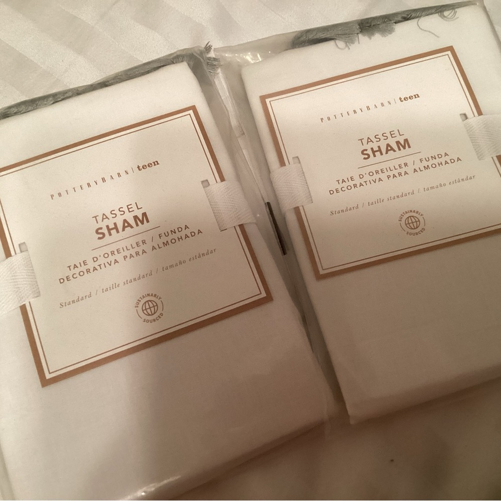 Pottery Barn White Pillow Luxurious Bedding